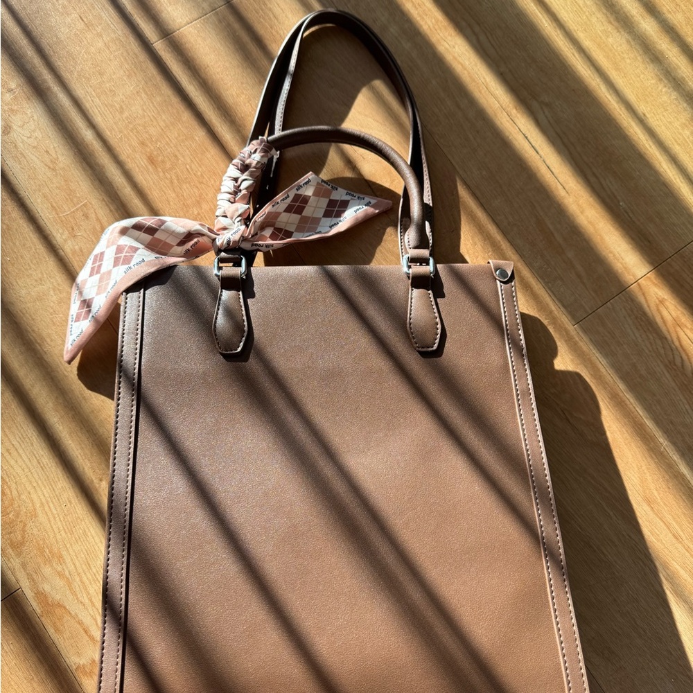 Elegant Brown Leather Tote Bag handbag - Picture 3 of 10